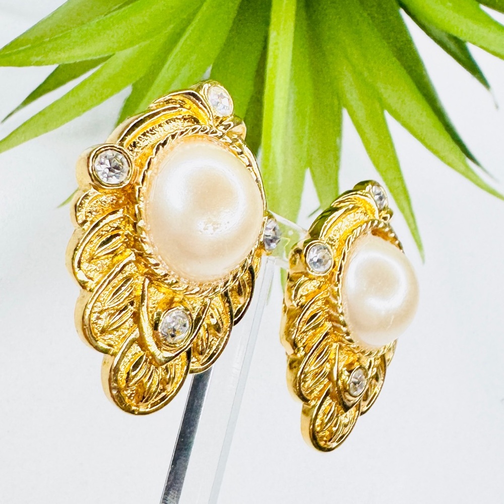 Vintage 80s Kenneth Jay Lane KJL for Avon Faux Pearl Rhinestone Clip Earrings - Picture 6 of 10